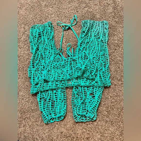 Matte Collection Set w/Cover Up - Picture 5 of 6